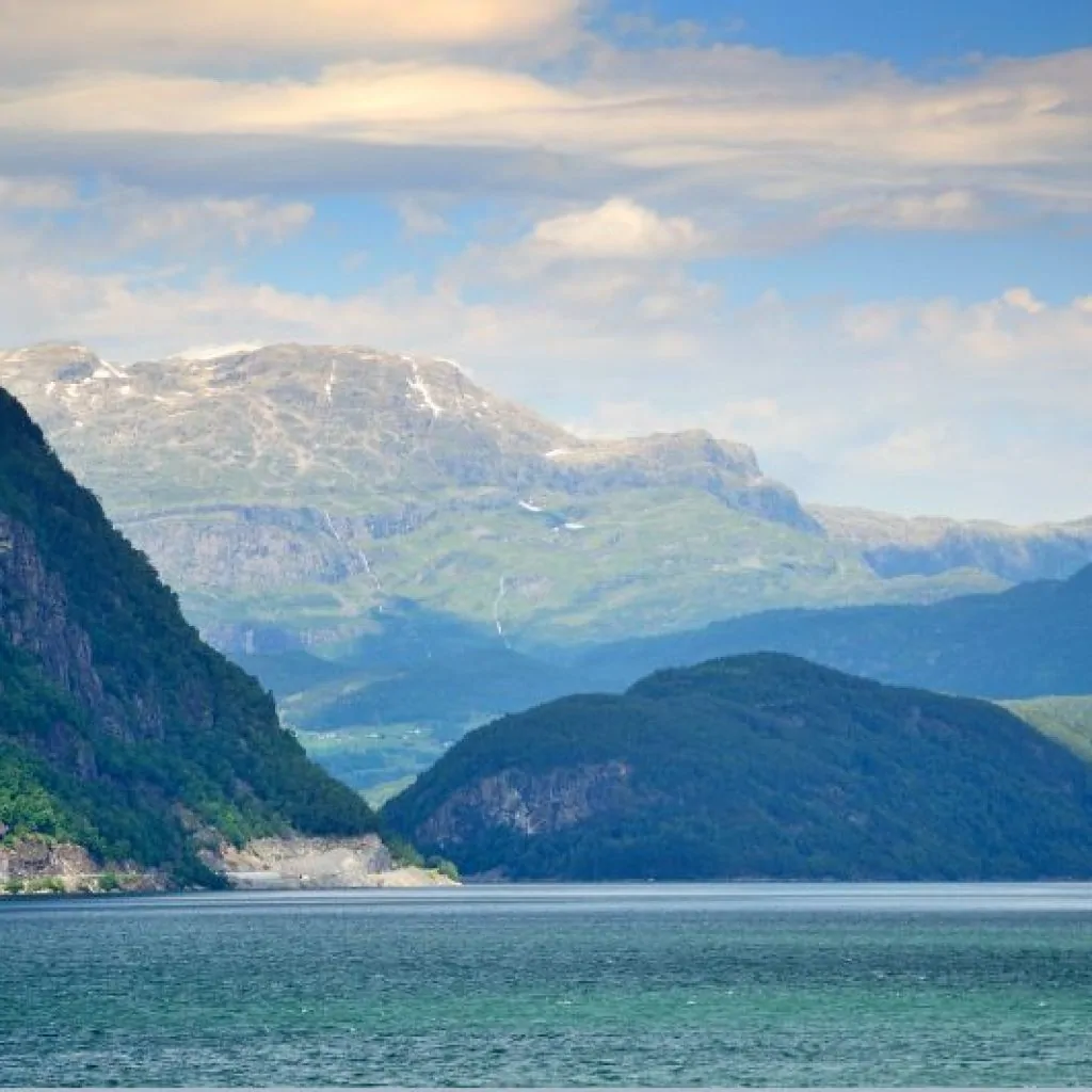 A Hardanger-fjord látképe Norvégiában