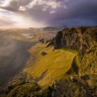 Fekete homokos tengerpart Dyrholaey világítótoronyról