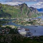 Svolvaer város látképe a magasból, Lofoten