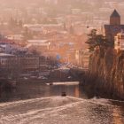 Folyó Tbilisziben hajnalban