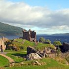Urquhart várromja a Loch Ness-i tó partján, Skócia